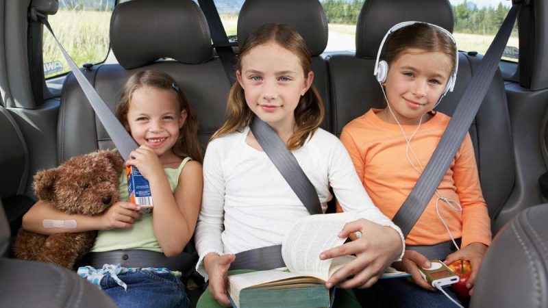 «Если в машине ребенок, то минус 20 км/ч от скорости» — новая инициатива ГИБДД